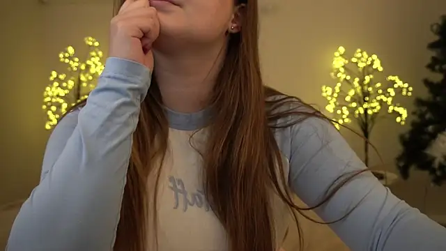 MagicPeachh  online show from January 16, 2025, 1:36 pm