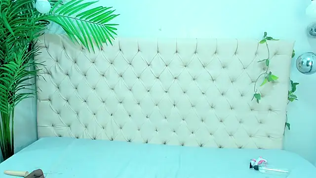 Victoria Coleman online show from March 10, 2025, 2:59 pm