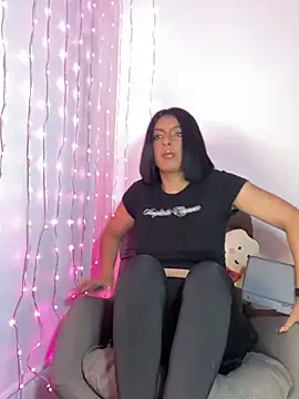 Snapshot of im_anna_ chatting on February 12, 2025, 9:33 pm im anna  online show from February 12, 2025, 9:33 pm