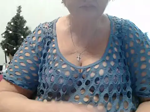 DeniseeRose online show from December 1, 2024, 5:13 pm