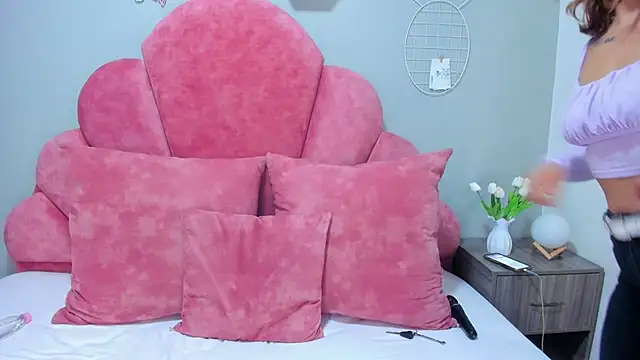 LilithSmith  online show from February 15, 2025, 11:39 am