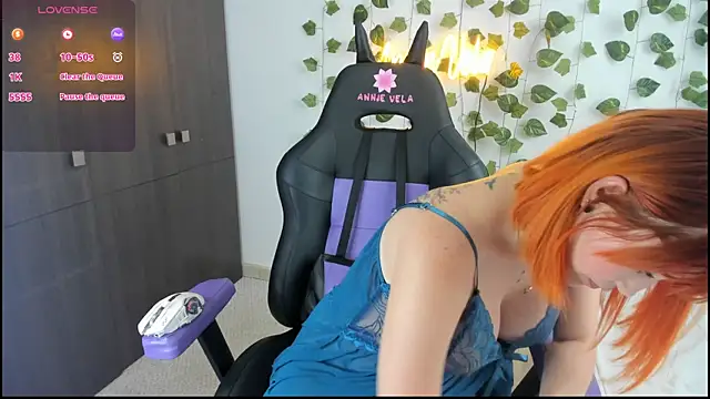 Annie Velas  online show from September 26, 2025, 8:24 pm