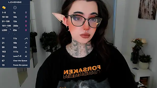 Dixi Pixi  online show from October 12, 2025, 5:39 am