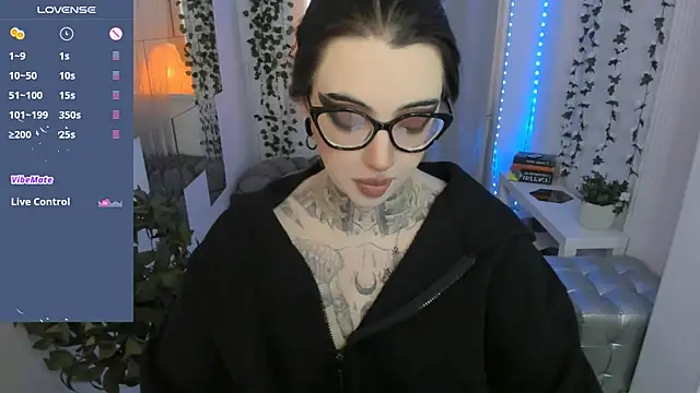 Dixi Pixi  online show from June 4, 2026, 5:35 am