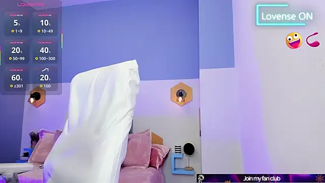 Chloe fischer  online show from October 14, 2025, 3:02 pm