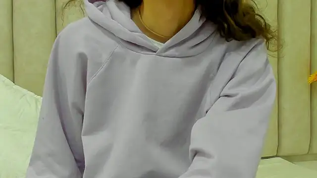 FreyaMoller online show from October 13, 2025, 7:47 pm