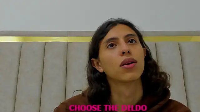 FreyaMoller online show from November 21, 2025, 8:07 pm