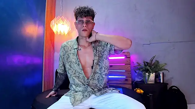 french sexx online show from January 7, 2026, 7:05 pm