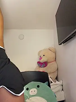 Kimm khalifa online show from April 3, 2026, 1:58 am