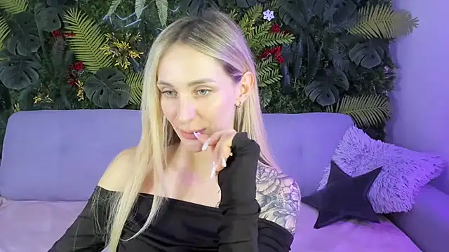 Horny Blond online show from November 2, 2025, 9:11 am