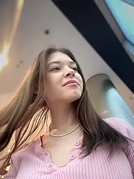 Snapshot of Times__Square chatting on December 6, 2024, 9:10 am Times Square online show from December 6, 2024, 9:10 am