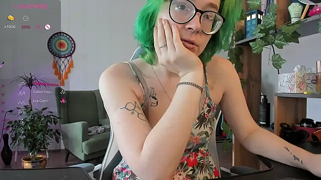 alisahug online show from March 2, 2025, 8:16 am