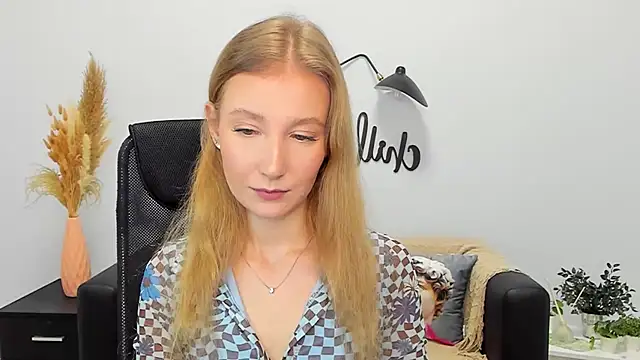 Snapshot of LolaWilsons chatting on January 22, 2025, 6:20 am LolaWilsons online show from January 22, 2025, 6:20 am