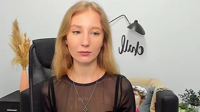 Snapshot of LolaWilsons chatting on March 22, 2025, 2:25 pm LolaWilsons online show from March 22, 2025, 2:25 pm