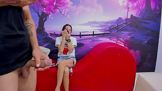 Snapshot of SlimLoves chatting on February 8, 2025, 3:52 am SlimLoves online show from February 8, 2025, 3:52 am