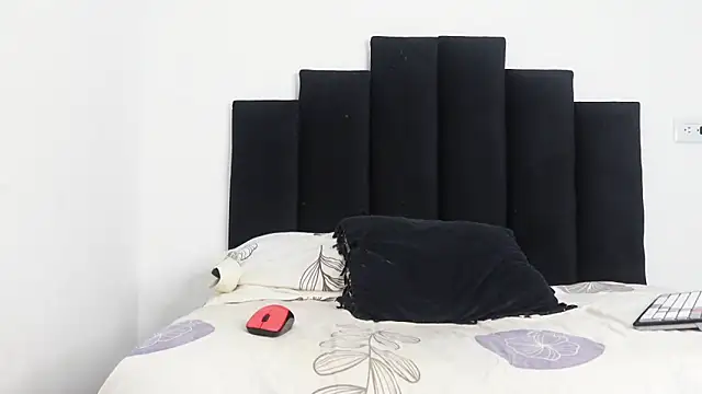 MarcoAlexLatino online show from February 7, 2025, 2:19 am