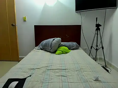 Chandler ken online show from November 17, 2025, 4:18 am