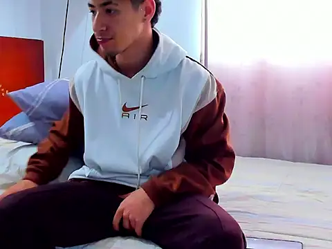 Chandler ken online show from November 28, 2025, 1:14 pm