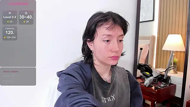 lizzy davis 1 online show from November 30, 2025, 3:32 am