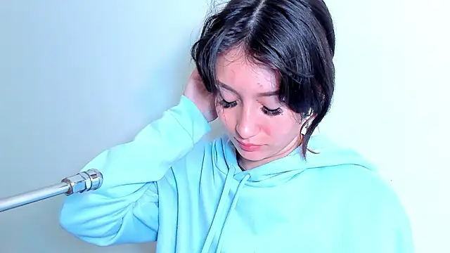 lizzy davis 1 online show from February 5, 2026, 3:44 am