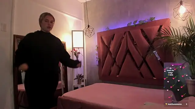 Snapshot of Haelycute chatting on March 11, 2025, 11:33 am Haelycute online show from March 11, 2025, 11:33 am