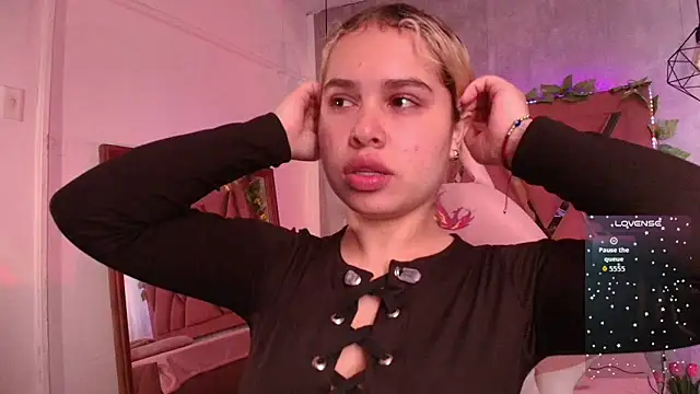 Snapshot of Haelycute chatting on September 9, 2025, 11:32 am Haelycute online show from September 9, 2025, 11:32 am