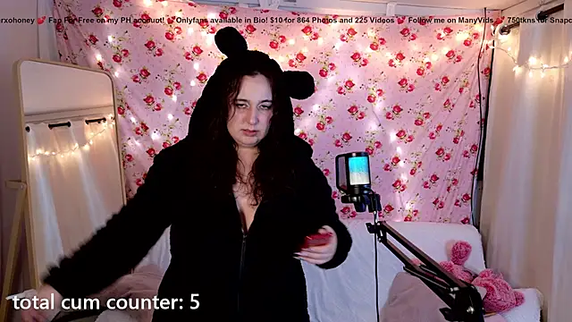 amberxoxhoney online show from February 28, 2025, 5:37 am