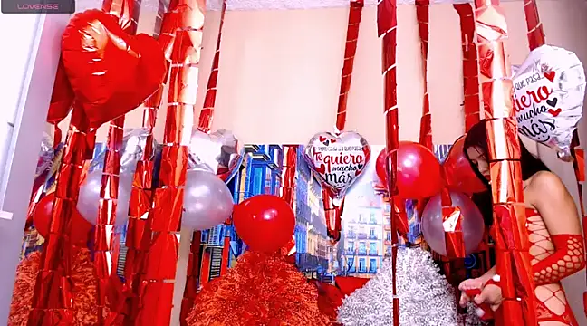 CristalLoren online show from February 14, 2025, 11:31 am