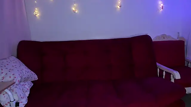 ohpetitemuse online show from December 3, 2025, 8:40 pm