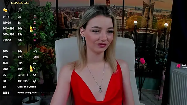 Snapshot of pretty_little_thing chatting on December 5, 2024, 11:18 pm pretty little thing online show from December 5, 2024, 11:18 pm