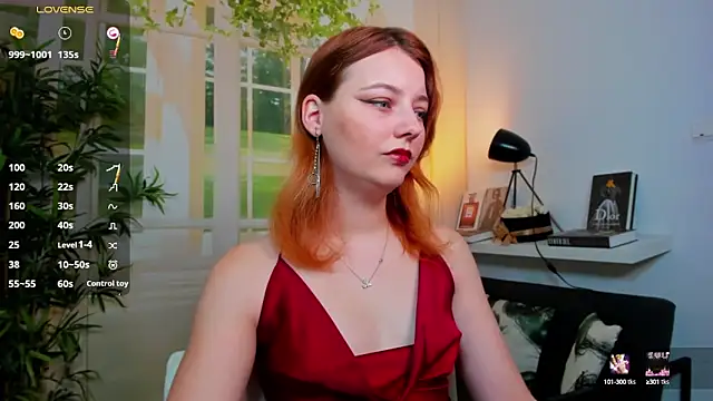 Snapshot of pretty_little_thing chatting on October 13, 2025, 2:50 pm pretty little thing online show from October 13, 2025, 2:50 pm