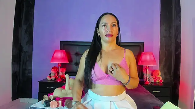 MaduraLuciana online show from November 15, 2025, 10:34 am