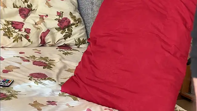 Stick Twlx online show from September 15, 2025, 7:52 am