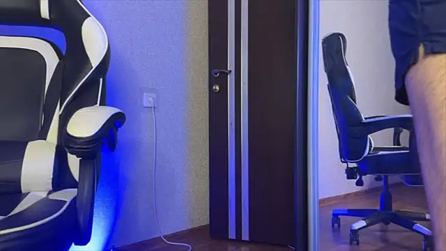 Stick Twlx online show from March 2, 2026, 3:41 pm