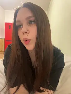 Snapshot of Marylallka5 chatting on September 9, 2025, 5:12 pm Marylallka5 online show from September 9, 2025, 5:12 pm