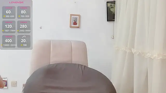 hhjiaxuan online show from March 10, 2025, 5:50 pm