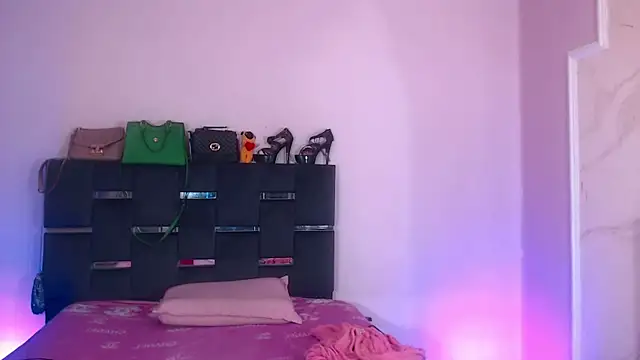 sexy-luna-star-ts online show from October 31, 2025, 6:58 am