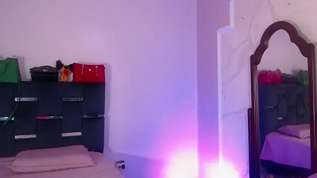 sexy-luna-star-ts online show from November 2, 2025, 9:50 pm