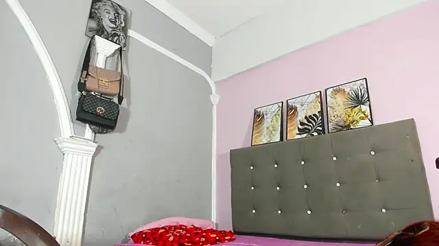 sexy-luna-star-ts online show from January 9, 2026, 3:26 pm