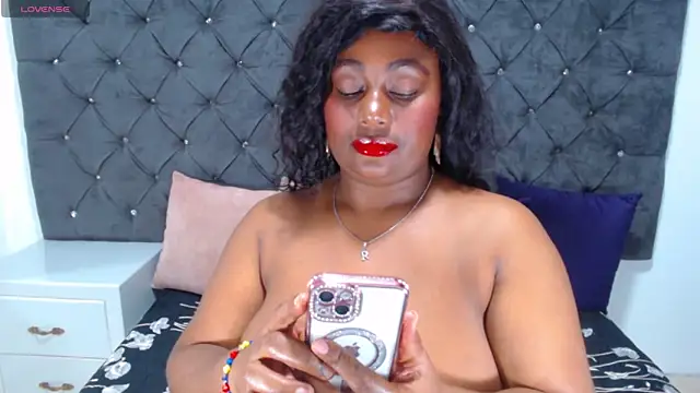 shannonvega1 online show from February 21, 2025, 12:05 am