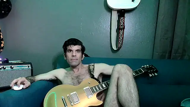 FlannelDong online show from November 13, 2025, 10:03 am