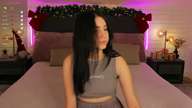 Snapshot of Dina_Foxxx chatting on December 16, 2024, 1:32 pm Dina Foxxx online show from December 16, 2024, 1:32 pm