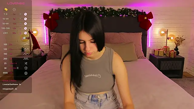 Snapshot of Dina_Foxxx chatting on December 20, 2024, 7:12 am Dina Foxxx online show from December 20, 2024, 7:12 am