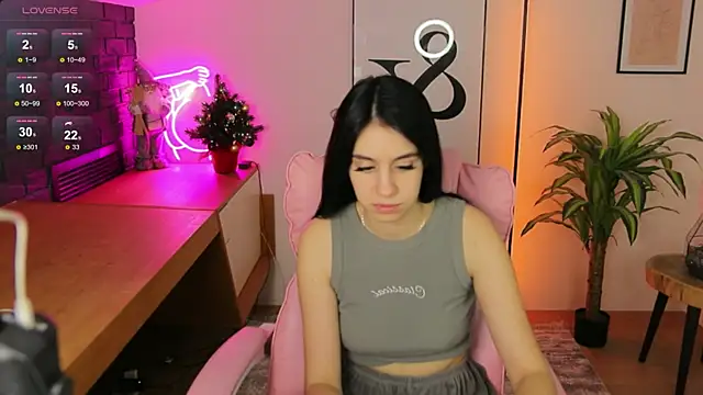 Snapshot of Dina_Foxxx chatting on December 21, 2024, 7:13 am Dina Foxxx online show from December 21, 2024, 7:13 am