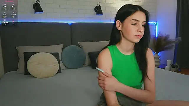 Snapshot of Dina_Foxxx chatting on February 1, 2025, 1:30 pm Dina Foxxx online show from February 1, 2025, 1:30 pm