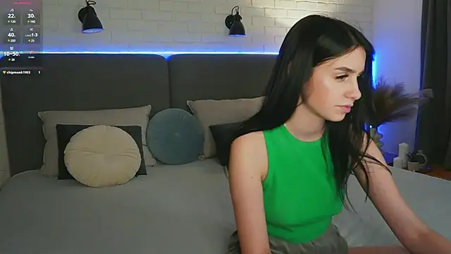 Snapshot of Dina_Foxxx chatting on February 1, 2025, 4:44 pm Dina Foxxx online show from February 1, 2025, 4:44 pm