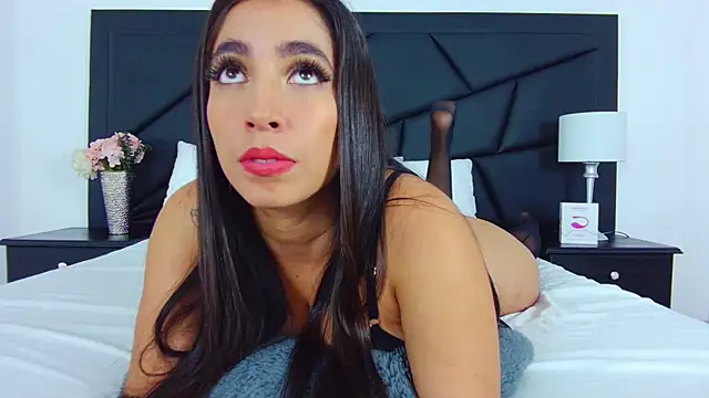 Snapshot of SophieCarther chatting on February 7, 2025, 4:14 pm SophieCarther online show from February 7, 2025, 4:14 pm