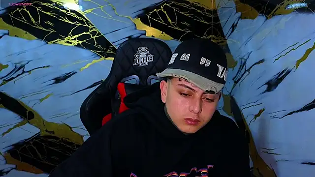 Kevin22 222 online show from April 24, 2026, 3:31 am