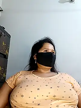 Snapshot of Tishani chatting on January 21, 2025, 1:00 pm Tishani online show from January 21, 2025, 1:00 pm