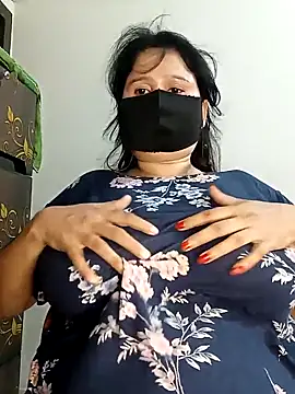 Snapshot of Tishani chatting on September 9, 2025, 4:28 pm Tishani online show from September 9, 2025, 4:28 pm